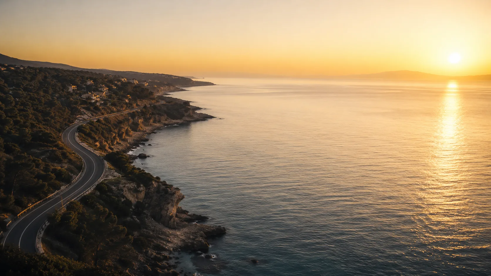 Costa al amanecer